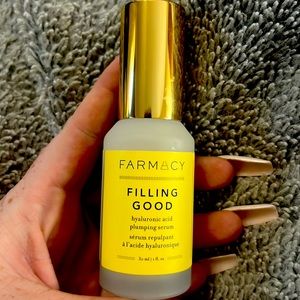Farmacy filling good plumping serum